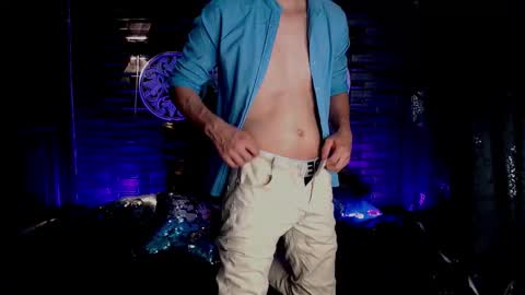 milandavid1 online show from March 19, 6:46 pm