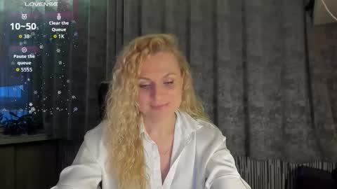 milanna_x online show from March 25, 4:36 pm