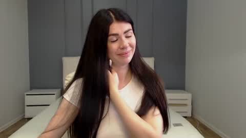 milasecretsss online show from July 25, 7:06 am