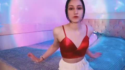 milavey online show from April 10, 7:18 pm