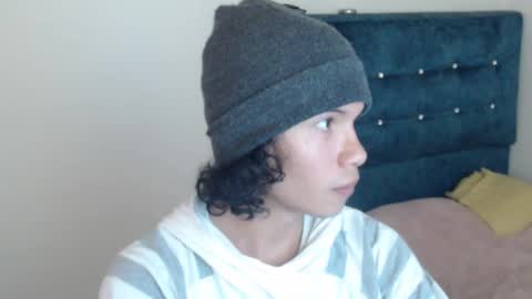 Snapshot of milesxoxo6969 chatting on September 15, 8:32 pm milesxoxo6969 online show from September 15, 8:32 pm