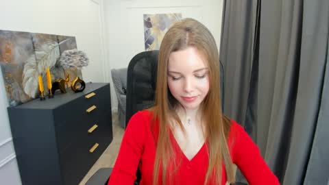 mileygloss online show from March 29, 11:45 am