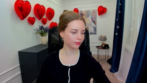 mileygloss online show from February 7, 11:35 am