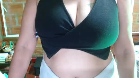 Snapshot of milf_fantassy chatting on October 26, 5:52 am Ana online show from October 26, 5:52 am