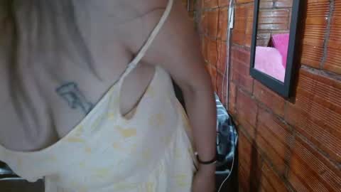 Snapshot of milf_fantassy chatting on September 25, 3:24 am Ana online show from September 25, 3:24 am