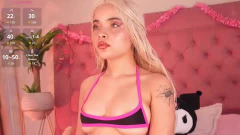 Snapshot of mili_moon_ chatting on September 26, 1:19 pm online show from September 26, 1:19 pm