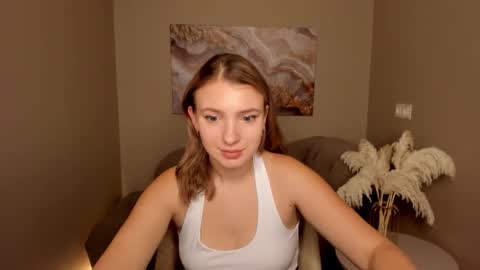 milinafox online show from September 12, 2:46 am