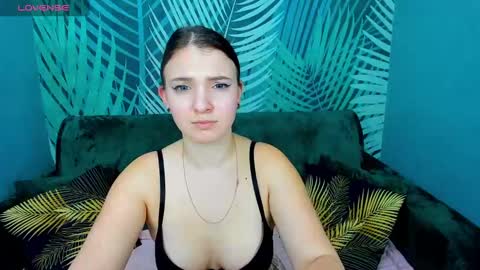 milinafox online show from March 7, 12:01 pm