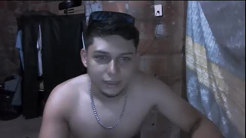 milk_boy25 online show from October 9, 6:46 pm