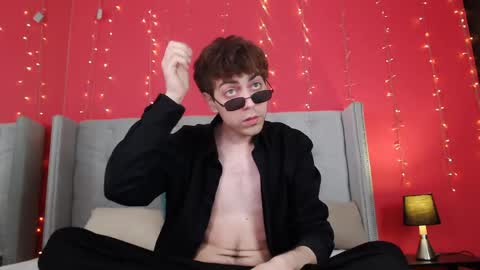 milkhunter_ online show from April 14, 8:34 pm