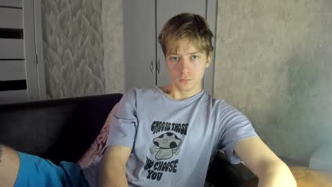 Snapshot of milkiwy chatting on February 12, 6:08 am Isaac online show from February 12, 6:08 am