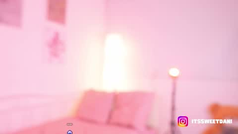 milky_0 online show from October 30, 11:16 pm