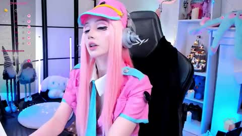 milky cute online show from January 6, 11:09 pm