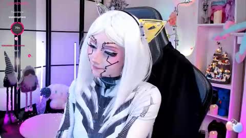 milky cute online show from January 7, 11:54 pm