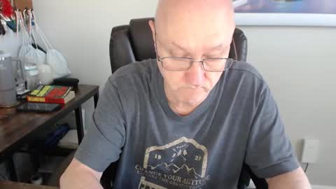 millenium0129 online show from April 10, 6:23 pm