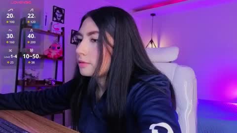 miller_vanessa_ online show from July 13, 8:45 pm