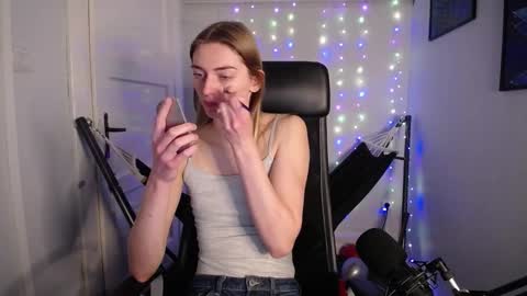 millie_lacroix online show from January 28, 9:19 am