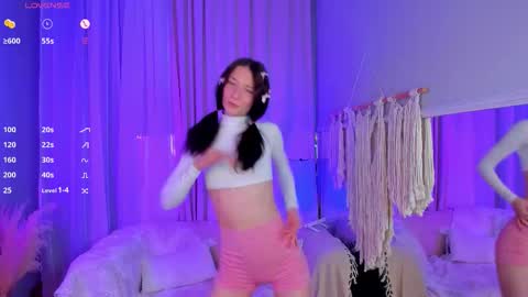 milliminimouse online show from October 12, 4:43 pm