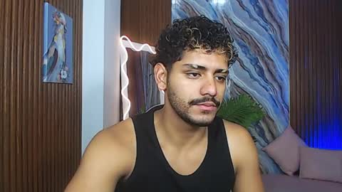 milo_tay online show from April 7, 11:56 am