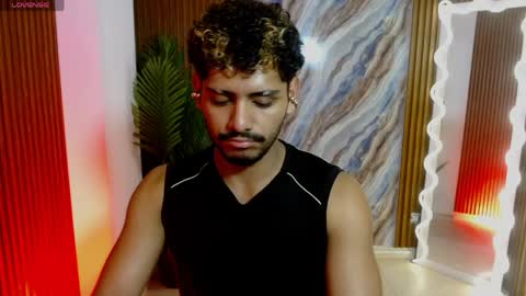 milo_tay online show from April 13, 8:07 am