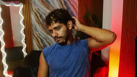 milo_tay online show from April 18, 3:08 am