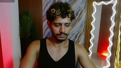 milo_tay online show from April 14, 9:01 am