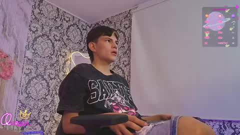 milo_tay1 online show from April 9, 3:32 am