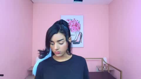 milu_carbajal_x online show from November 22, 8:07 pm