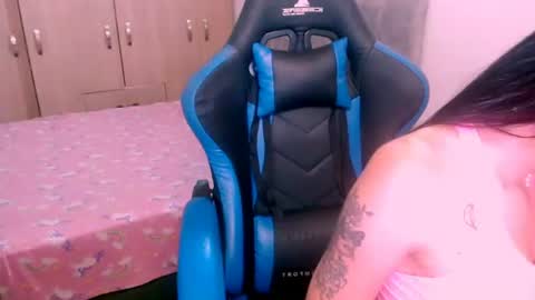miluu_444 online show from June 24, 1:34 am