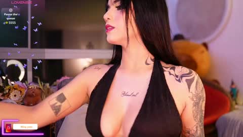 Snapshot of ming_yue_ chatting on September 23, 4:39 am My name is Fer Nice to meet you  give it a thumbs up please its important online show from September 23, 4:39 am
