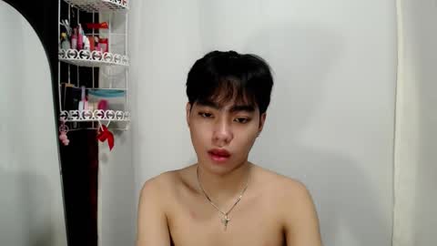 mingkla_man online show from March 13, 9:34 am