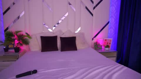 minifox_ online show from October 26, 8:59 am