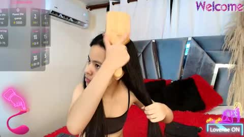 minilove_01 online show from November 20, 12:15 pm