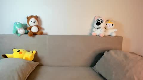 Minji online show from February 12, 1:04 pm