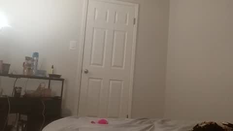 minniehunney online show from April 9, 6:19 am