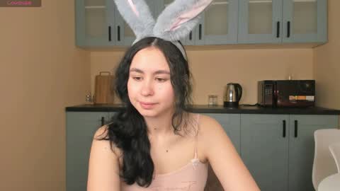 Minnie online show from April 4, 5:47 am