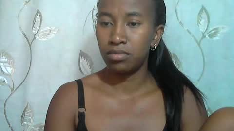 minouch211907 online show from March 27, 8:26 am