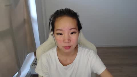 mira_g online show from November 10, 11:57 am