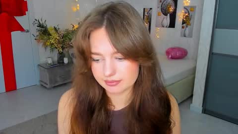 Emma online show from March 6, 7:43 pm