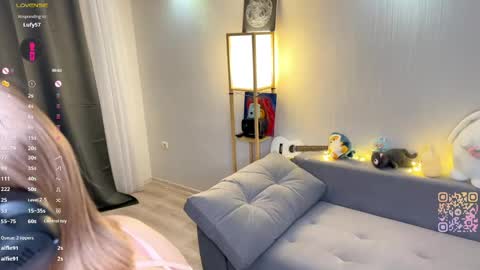 Mira online show from April 24, 8:44 pm