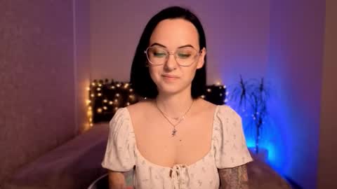 MiraSkyy online show from December 19, 9:43 pm