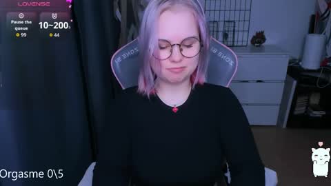 Kira online show from April 21, 7:10 pm