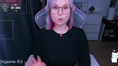 Kira online show from April 25, 6:05 pm