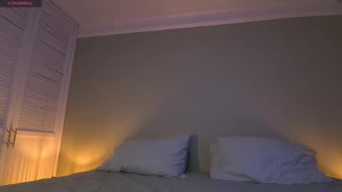 Eliza online show from November 20, 5:32 pm