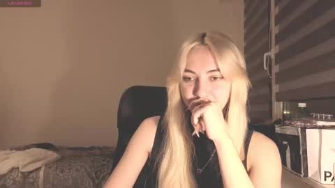 misa_0 online show from November 1, 7:35 pm