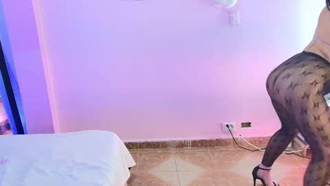 misofialeal online show from February 27, 6:55 pm