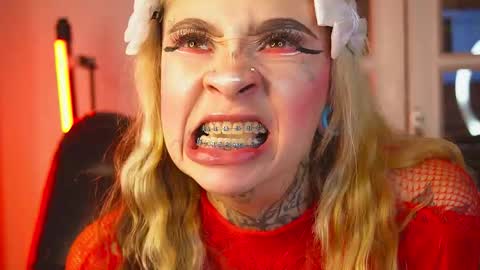 miss___angel online show from March 12, 11:58 am