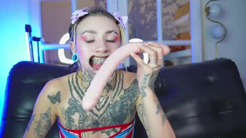 miss___angel online show from April 1, 1:41 pm