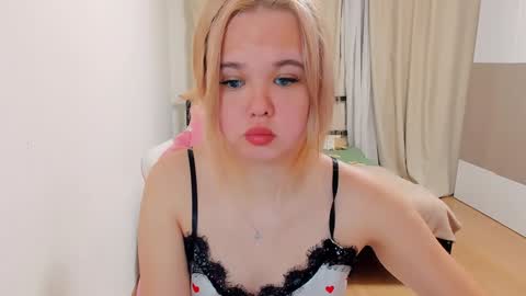 miss__selena online show from December 25, 7:45 pm