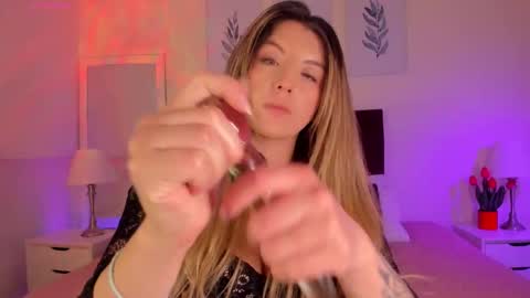 Amanda Reyes online show from February 9, 12:42 pm